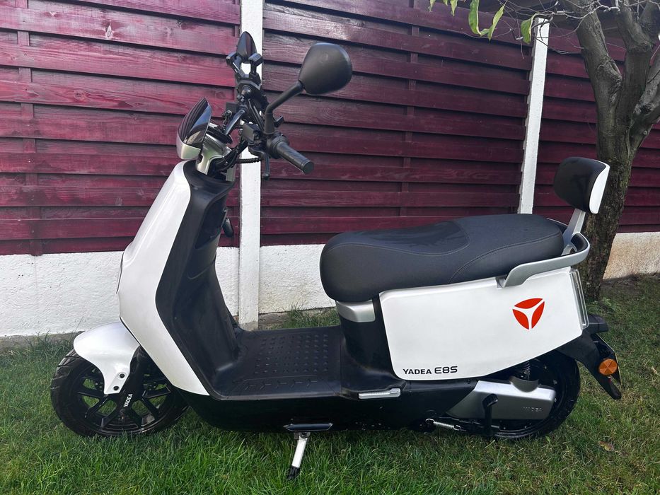Scuter electric YADEA E8S