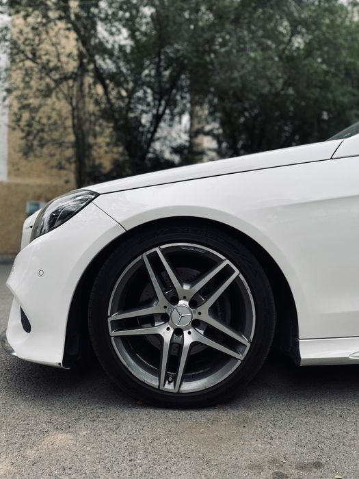 Mercedes benz E-200