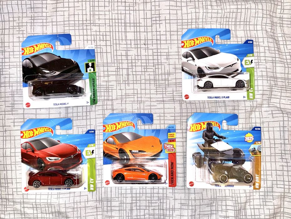 Lot Hot Wheels Tesla