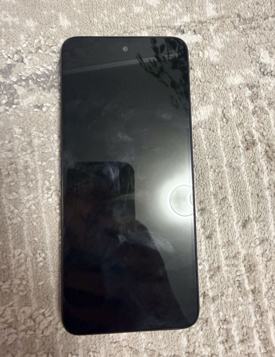 Redmi 12 8/256 в черном свете