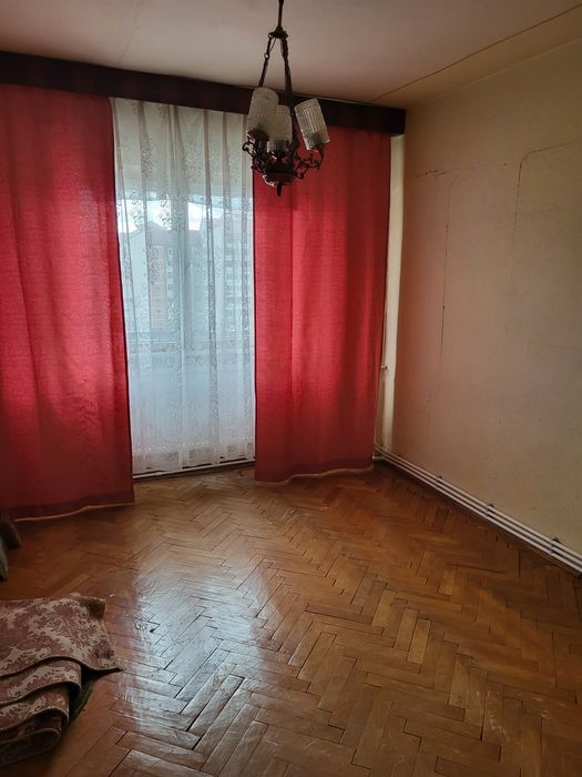 Vând apartament zona centrală