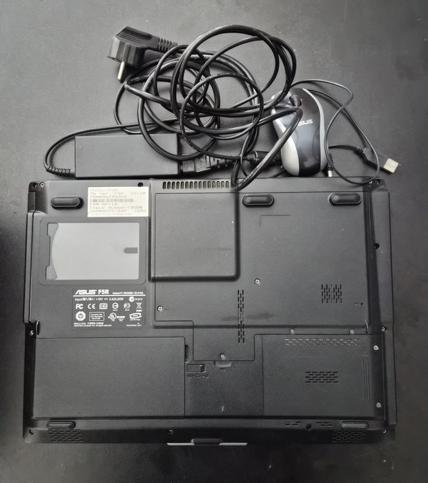 Vand laptop Asus F5R