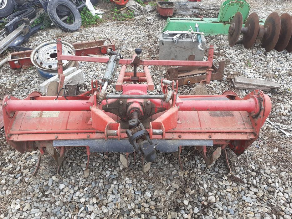 Vând tractor 4x4 18 cai