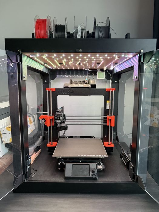 Vand imprimanta 3d model Prusa I3mk3.5 cu MMU3 si incinta inchisa