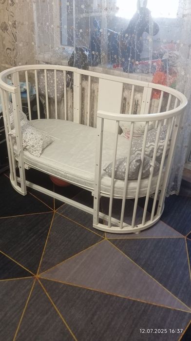 Детская кроватка