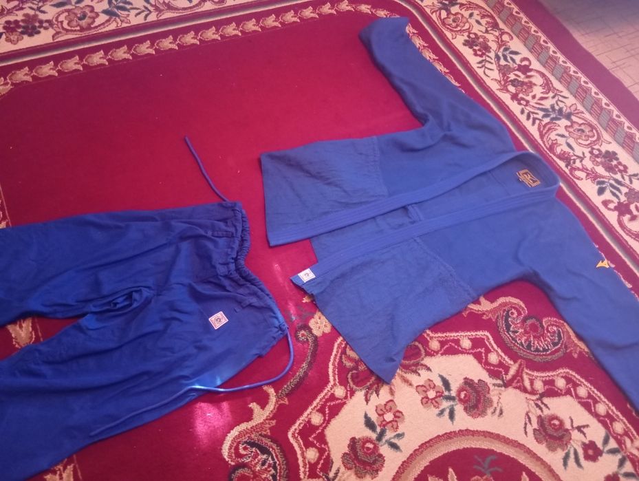 продам кимоно для дзюдо MIZUNO