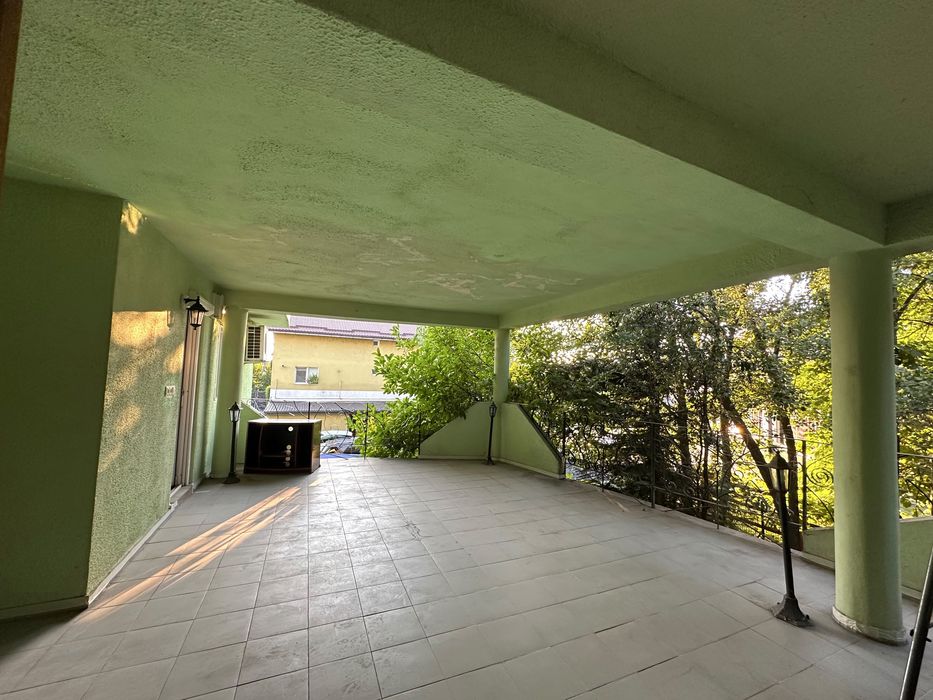 Apartament 3 camere | 86 mp | Terasa 33 mp | Parcare | Curte interioara