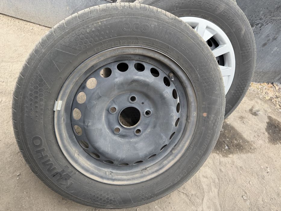 Продам резину с дисками R15