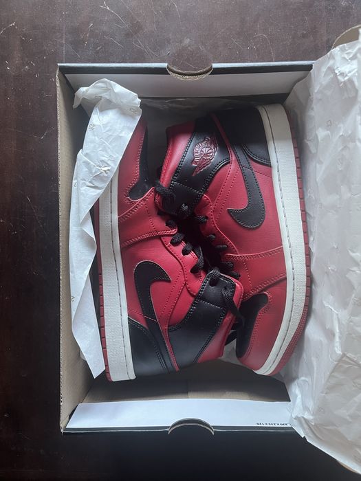 Nike Air Jordan Mid 1