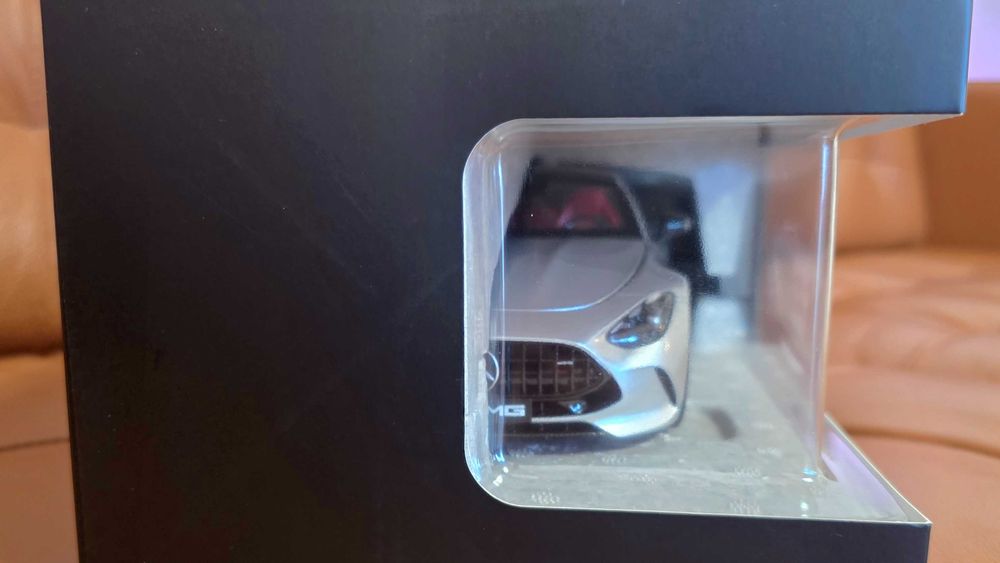 Macheta 1:18 Mercedes Amg Gt  63 NZG Dealer Edition
