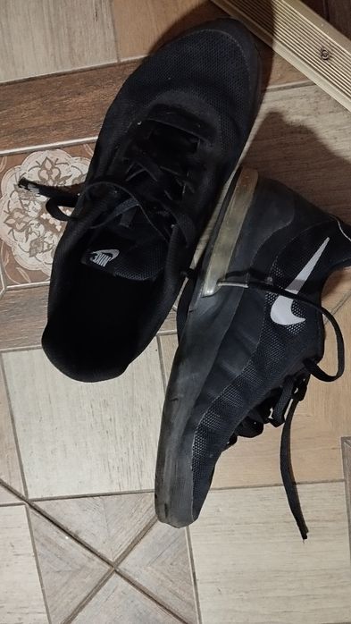 Vând papuci Nike