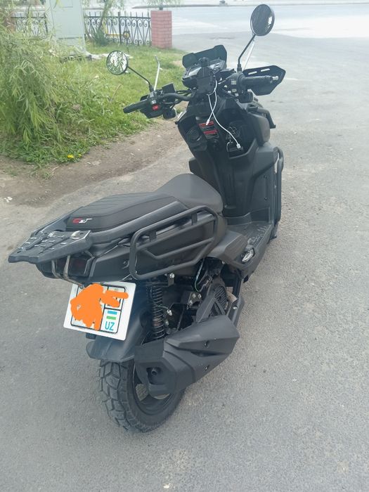 Tank GST skuter sotiladi
