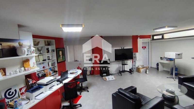 Търговско помещение в идеален център