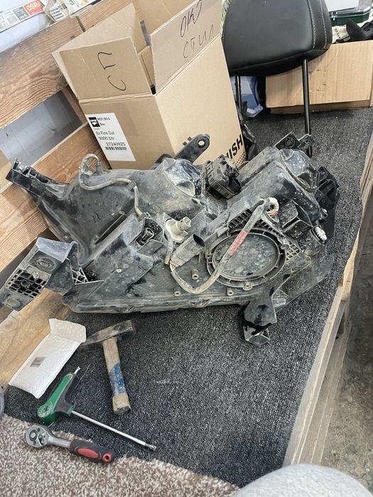 Фар десен форд рейнджър