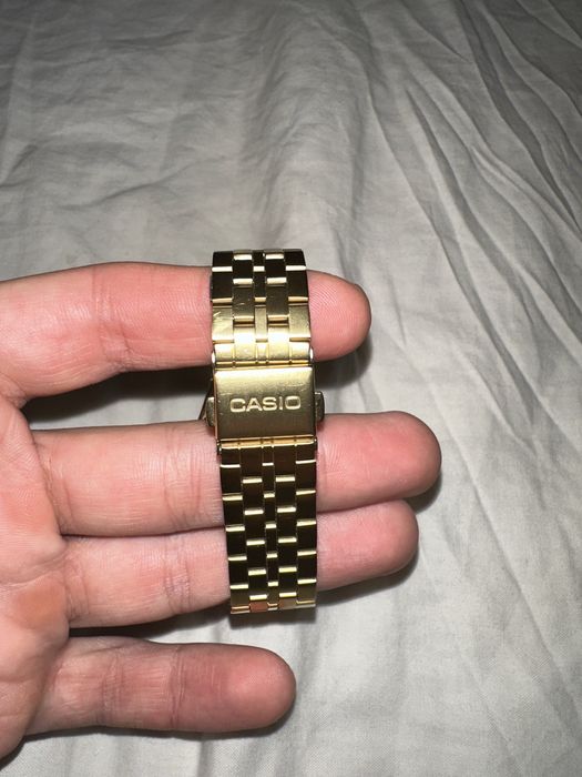 Ceas casio auriu