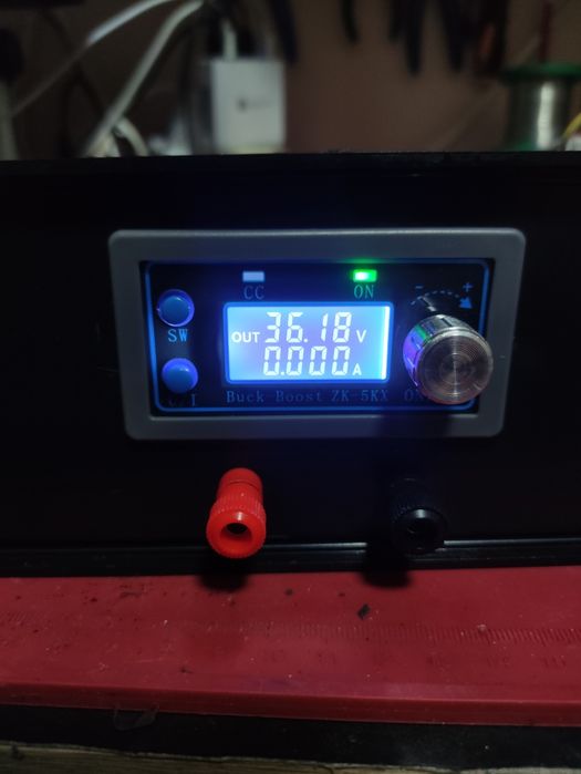 Лабораторно захранване