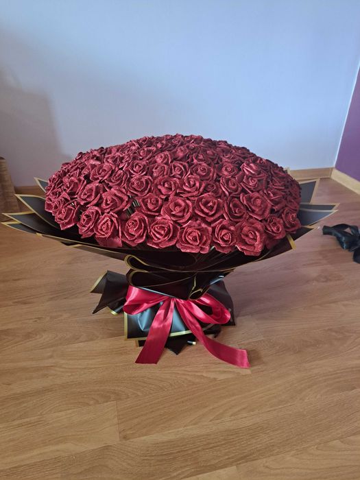 Букет 101 рози с брокат