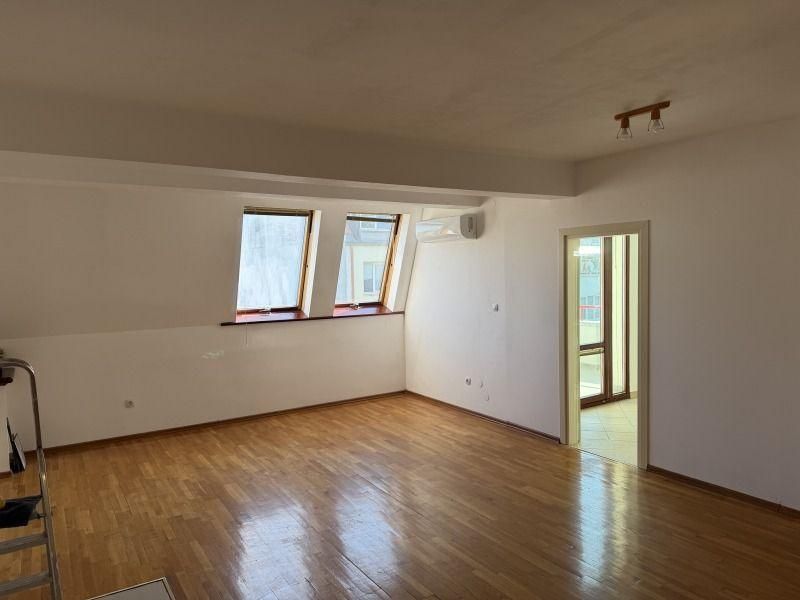 Дава се под наем Тристаен апартамент в София, Лозенец - 86 кв.м за 850 € - Снимка #3
