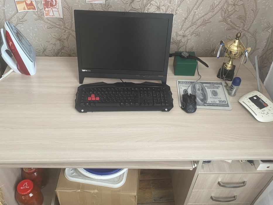 Стол компьютерный