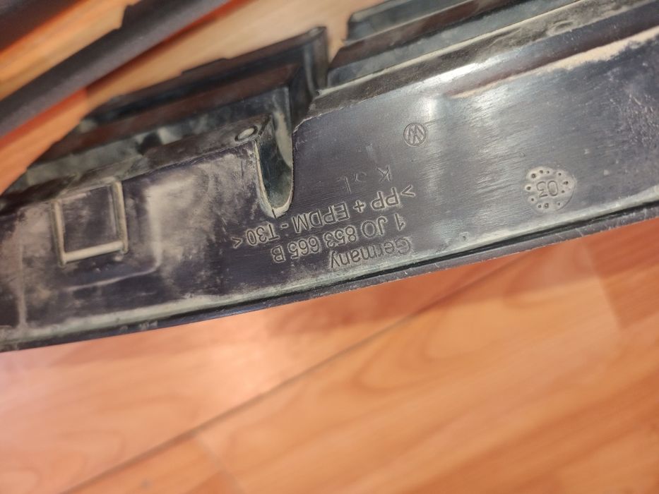 Grila centrala si proiector  bara fata golf 4