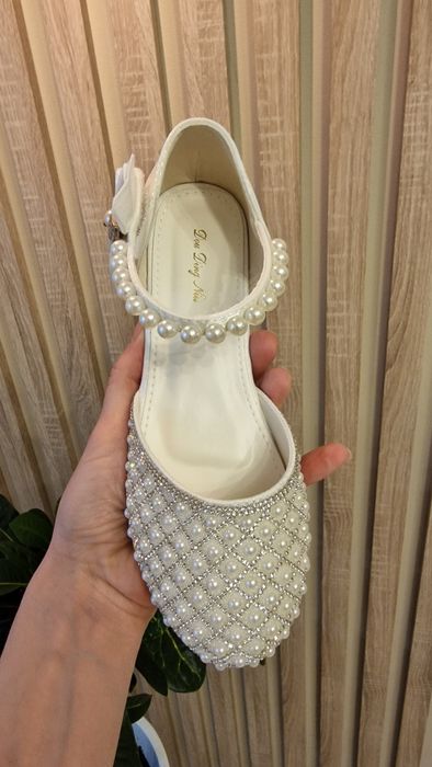 Новые нарядные туфли для девочки 35 36 р