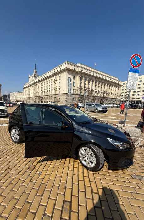 Peugeot 308 Черен цвят