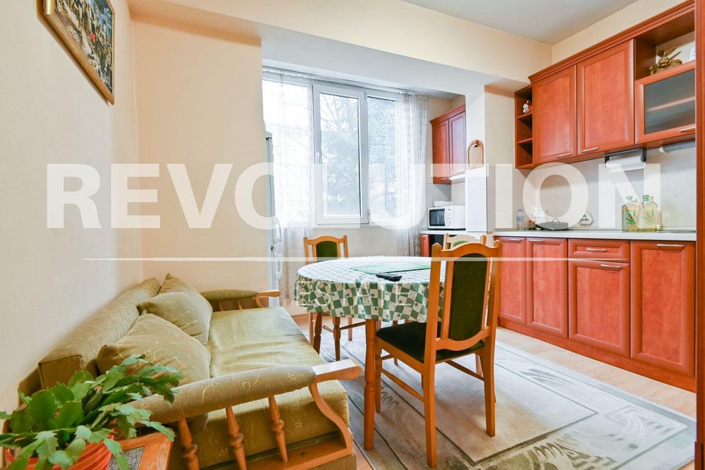 Двустаен апартамент в ж.к. Хаджи Димитър