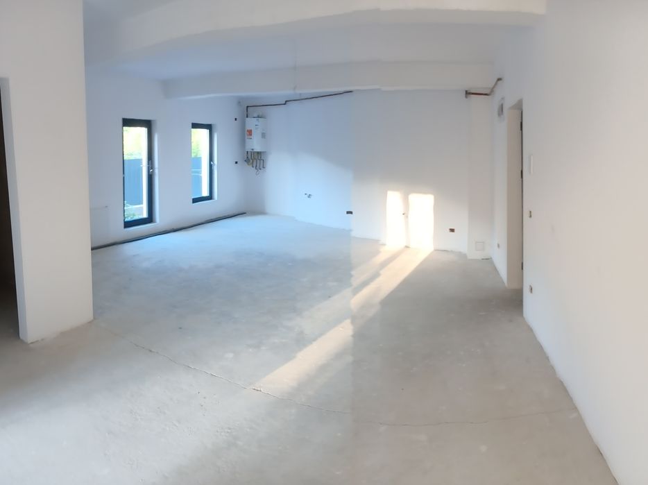 Apartament nou 3 camere 80mp curte proprie 98 m