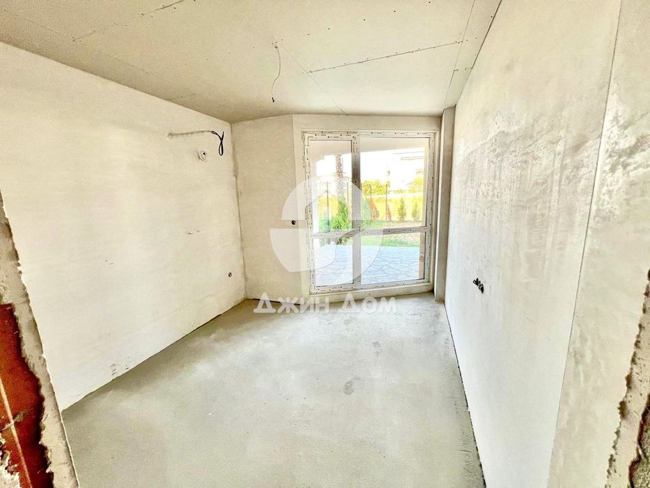 Продава се Тристаен апартамент в Бургас, Сарафово - 120 кв.м за 2059 €/кв.м - Снимка #8