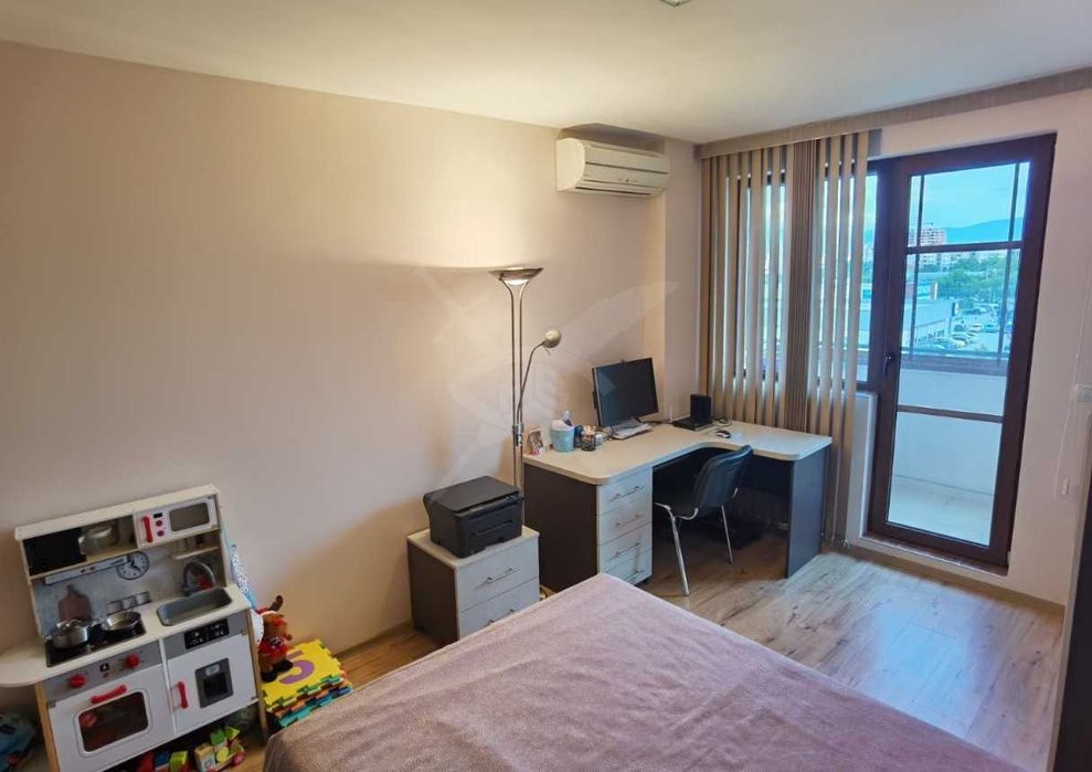 Продава се Тристаен апартамент в Пловдив, Тракия - 109 кв.м за 1901 €/кв.м - Снимка #1