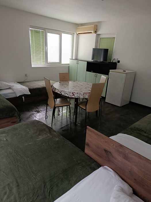 Стаи и легла за групи работници, София