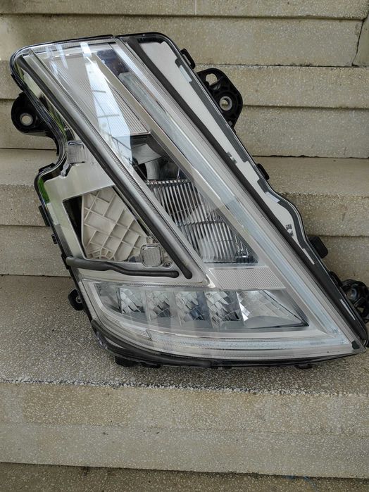 Фарове Volvo FH5 LED / Фарове Волво ФХ5 23г. Фар Volvo FH5 Оригинални