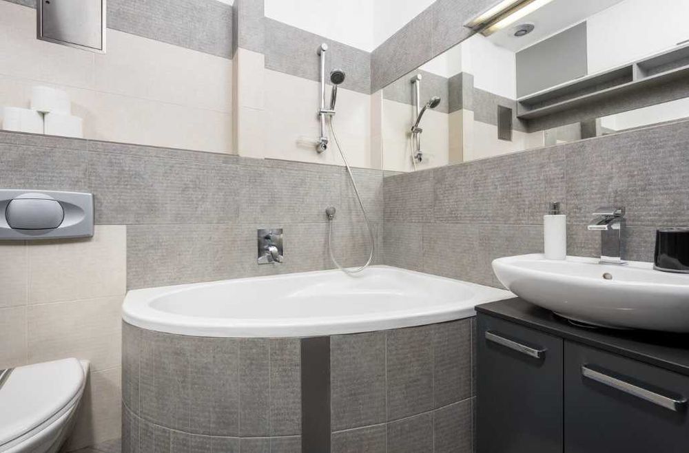 Дава се под наем Двустаен апартамент в Пловдив, Младежки Хълм - 65 кв.м за 335 € - Снимка #2