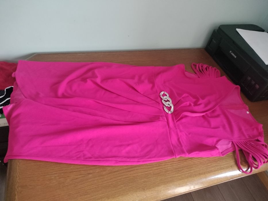 Vând Rochiță Dama