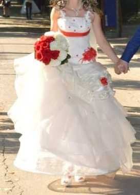 Vand rochie mireasa