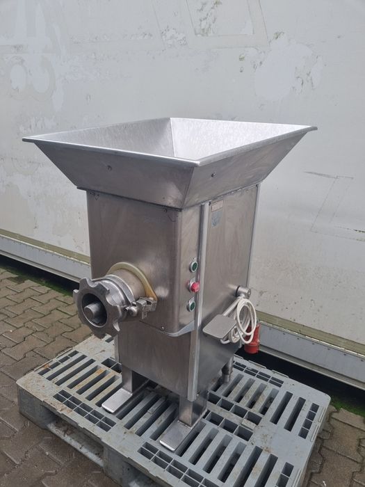 Masina de tocat carne ,malaxor,sprit ,kutter,celula afuma,tumbler