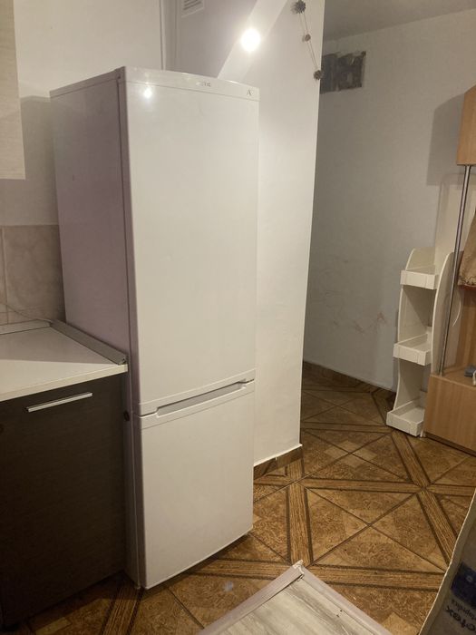 Frigider 200lei NU PORNESTE combina frigirifica 200lei