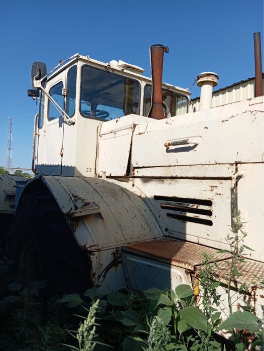 Продам трактор К700 с плугом
