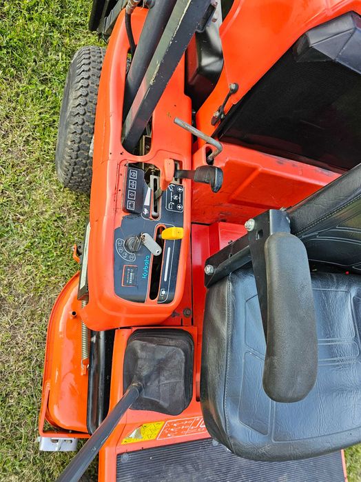 Тракторна Косачка KUBOTA/DISEL. 0. Градус на завиване.  ПЕРФЕКТНА