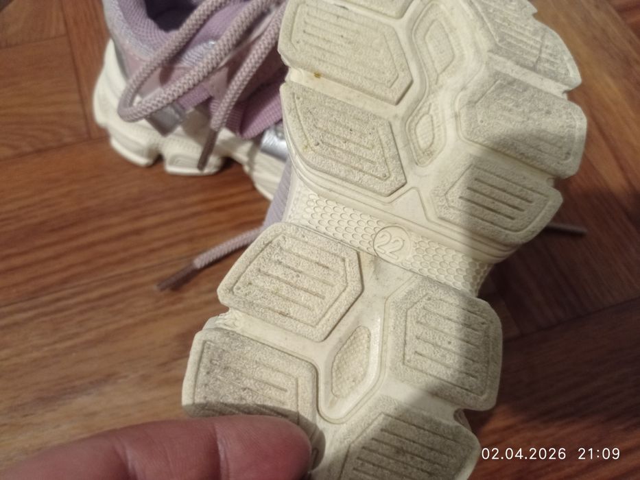 Кроссовки для девочки