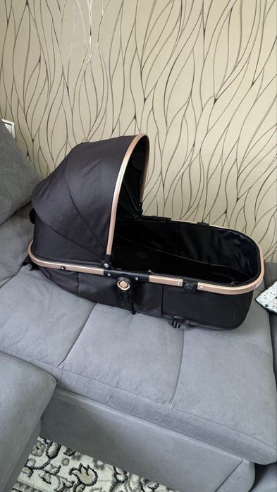 Детская коляска.