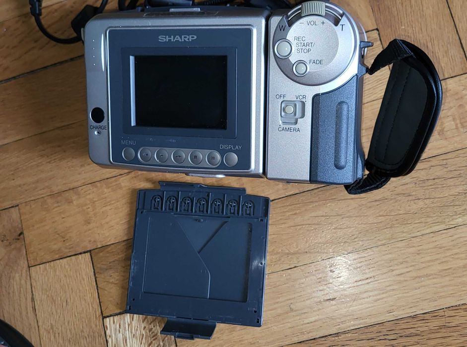 Видеокамера SHARP