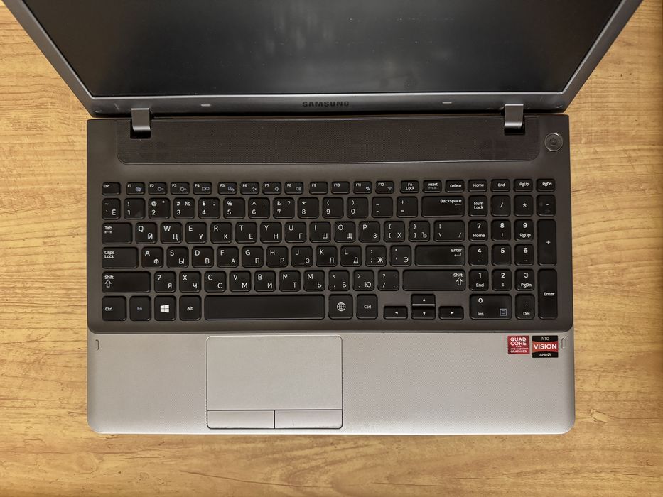 Ноутбук Samsung 355v