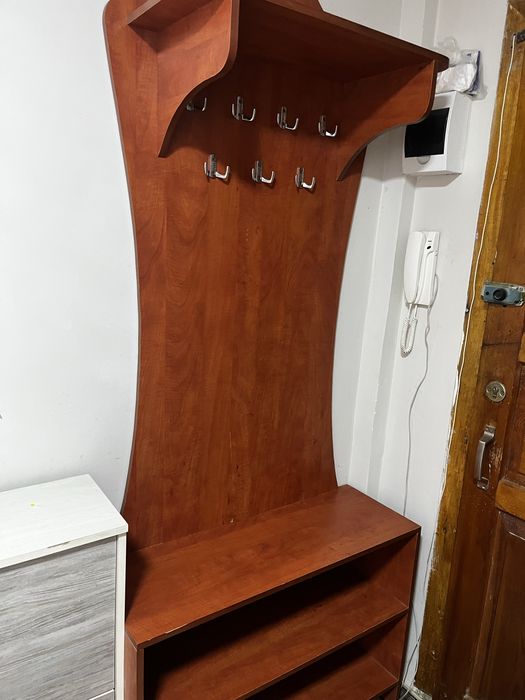 Прихожая с вешалкой