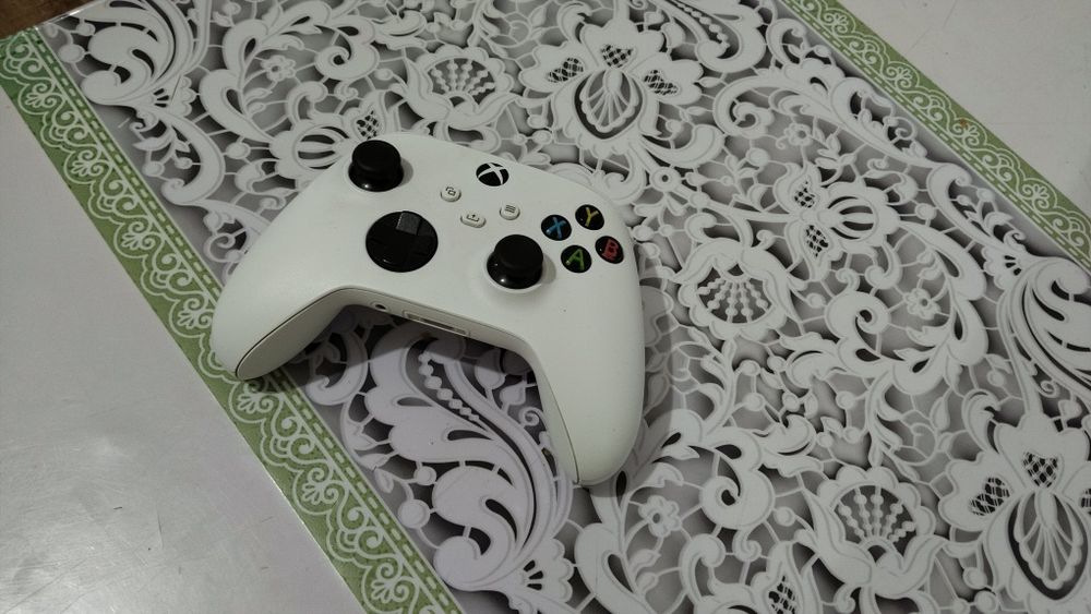 Xbox series s в отличном состоянии