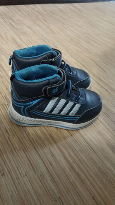 Детские обуви продаю