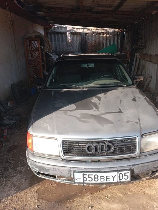Ауди 100 с4.             100