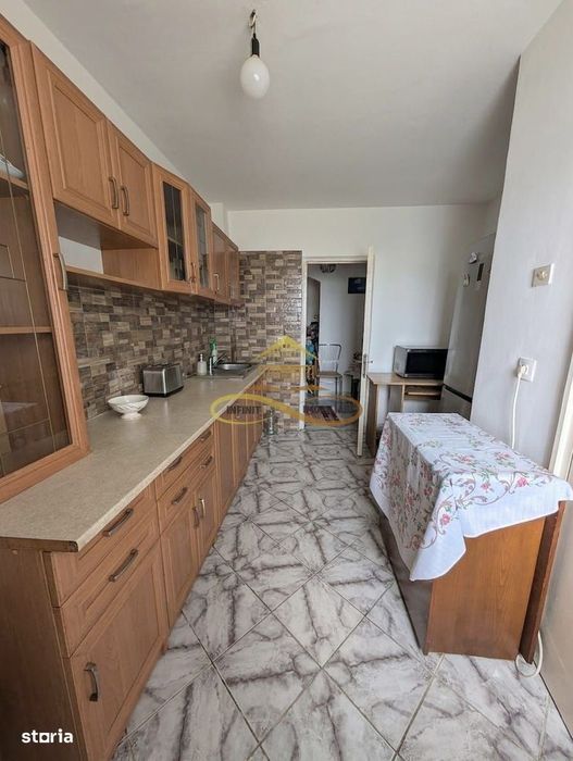 Apartament 3 camere decomandate, str.9 Mai