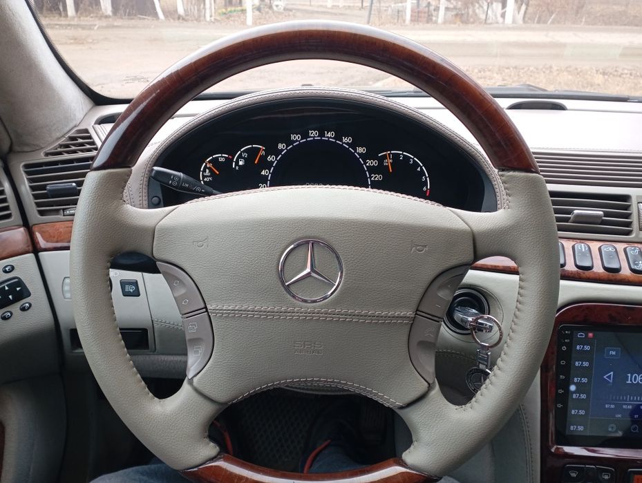 Продам автомобиль Мерседес Бенс S 500