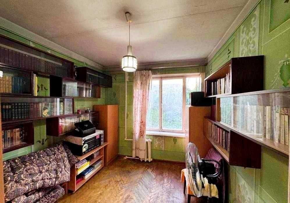 Продам 4/3/4 на Ц-6!Бывший Кинотеатр Казахстан!